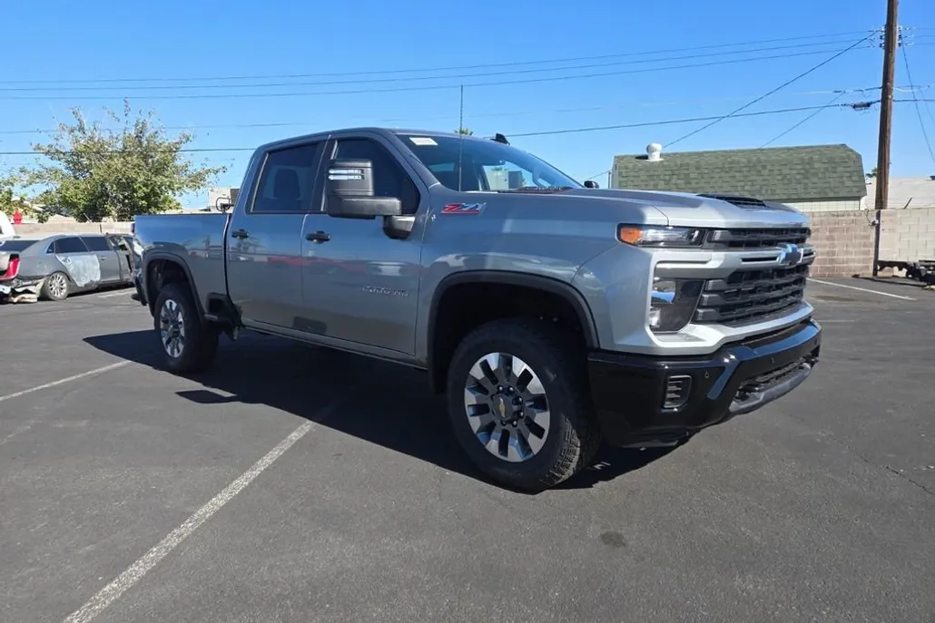 2026 Chevrolet Silverado 2500HD Custom photo 1