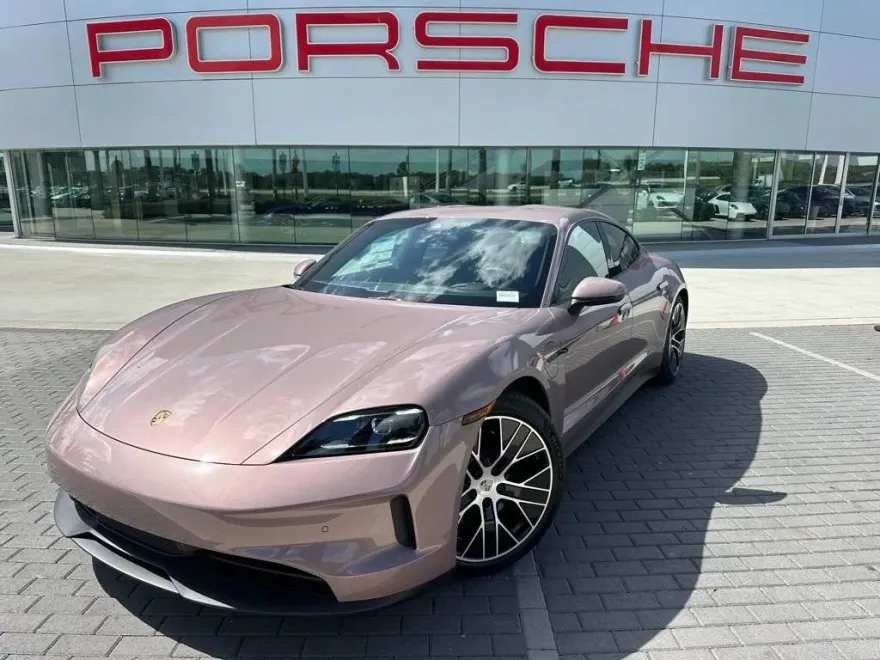 2025 Porsche Taycan photo 1