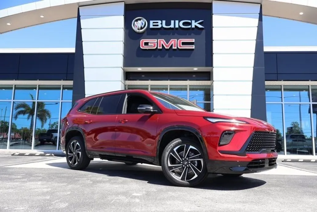 2025 Buick Enclave Sport Touring photo 1