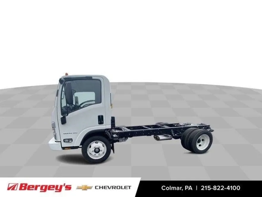 2024 Chevrolet Silverado photo 1