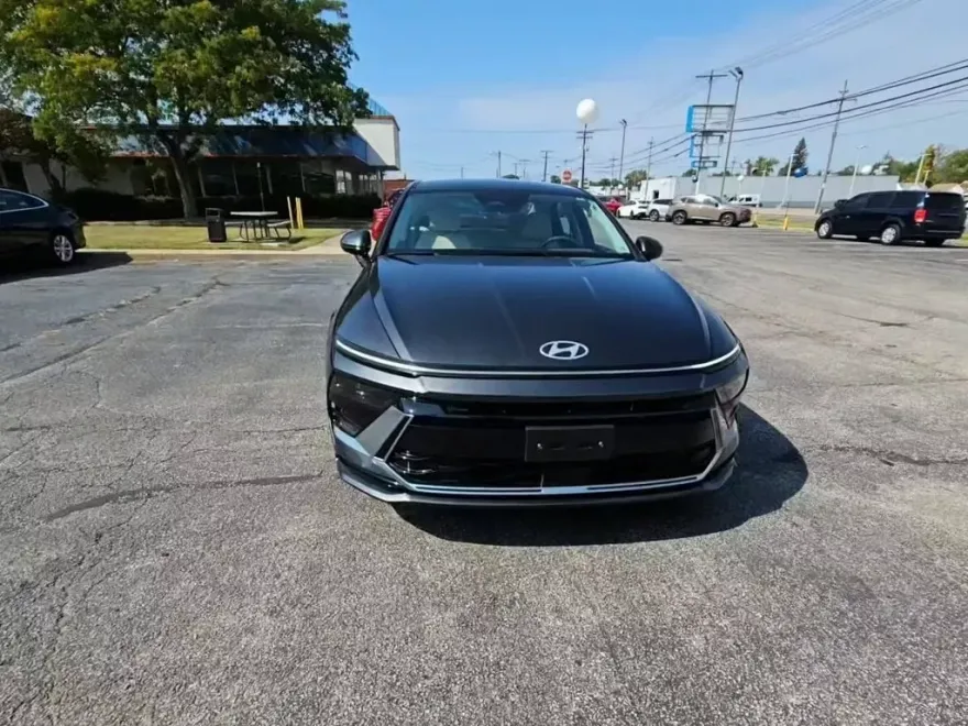 2025 Hyundai Sonata SEL photo 1