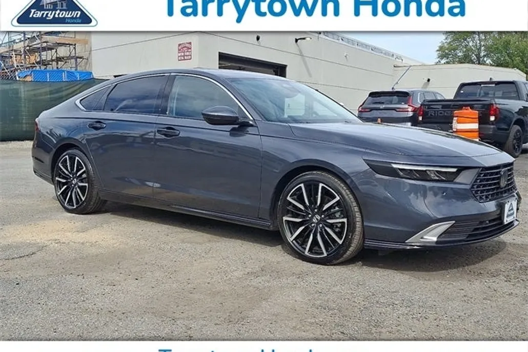 2023 Honda Accord Hybrid Touring photo 1