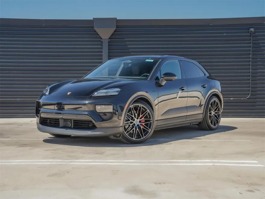 2025 Porsche Macan Electric photo 1