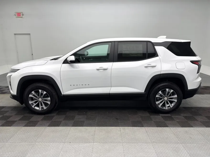 2026 Chevrolet Equinox LT photo 1
