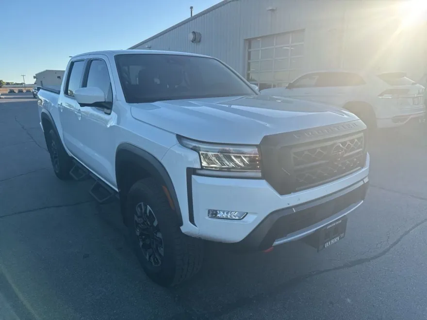 2023 Nissan Frontier PRO-4X photo 1