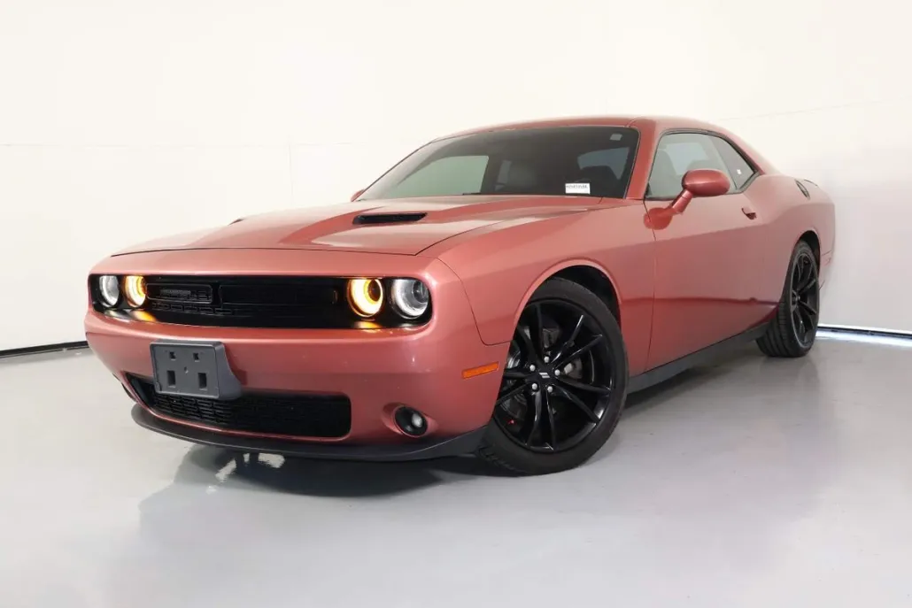 2018 Dodge Challenger SXT photo 1