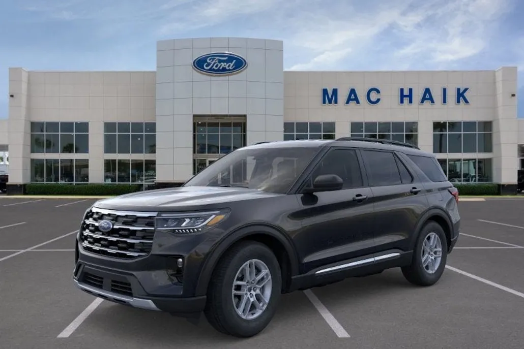 2025 Ford Explorer photo 1
