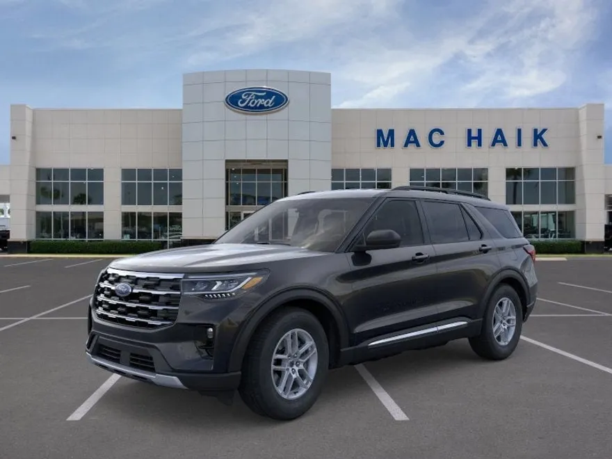 2025 Ford Explorer photo 1