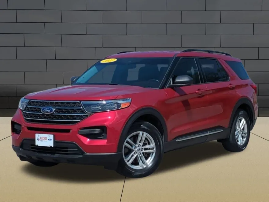 2022 Ford Explorer XLT photo 1