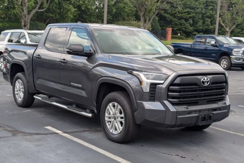 2023 Toyota Tundra SR5 photo 1