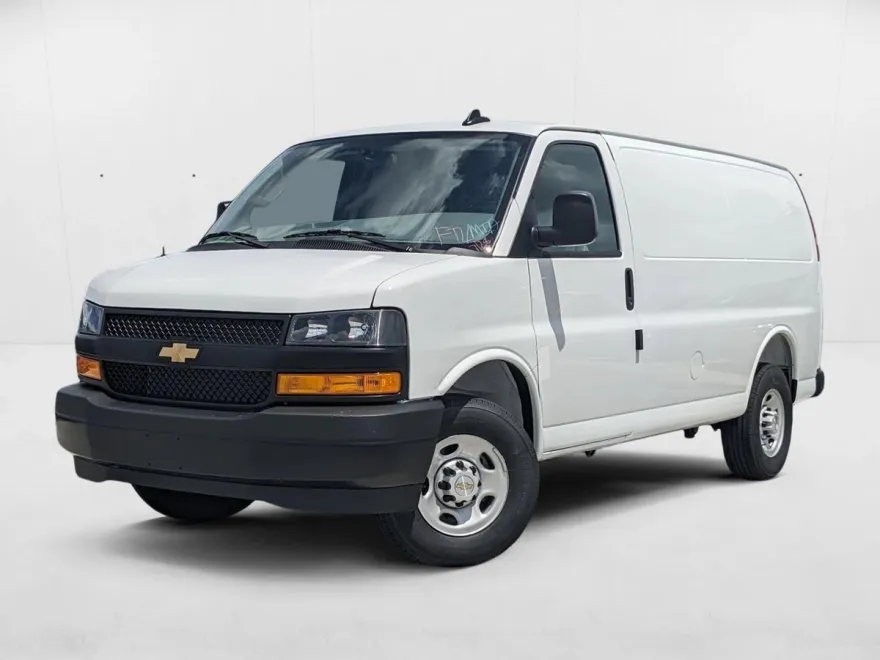 2025 Chevrolet Express Cargo 2500 Base photo 1