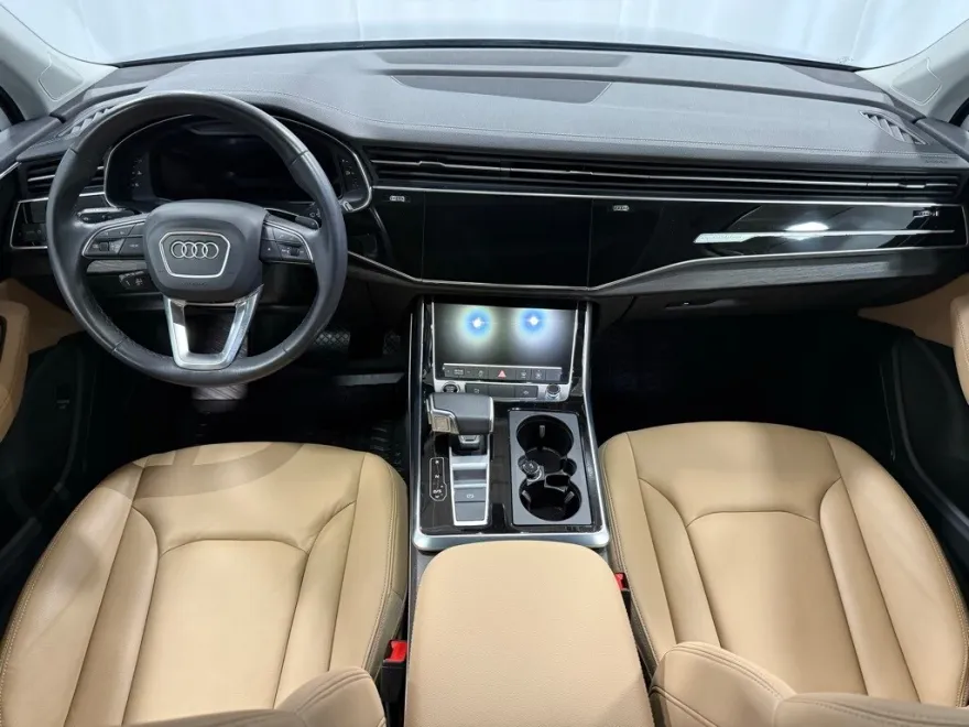 2024 Audi Q7 45 Premium Plus photo 1