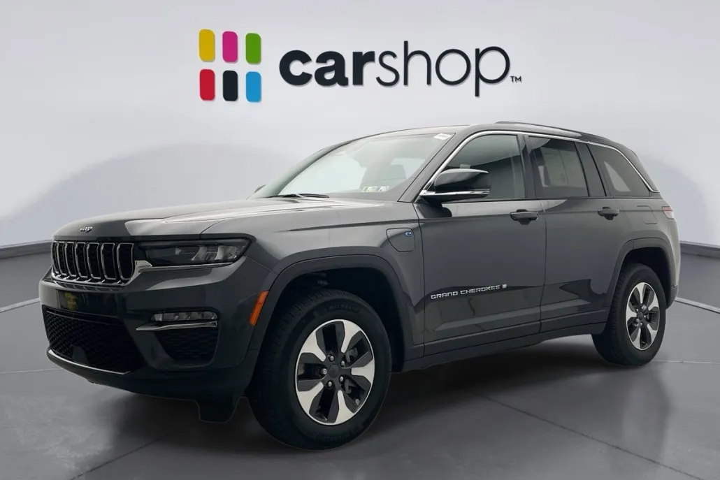 2024 Jeep Cherokee Limited 4xe photo 1