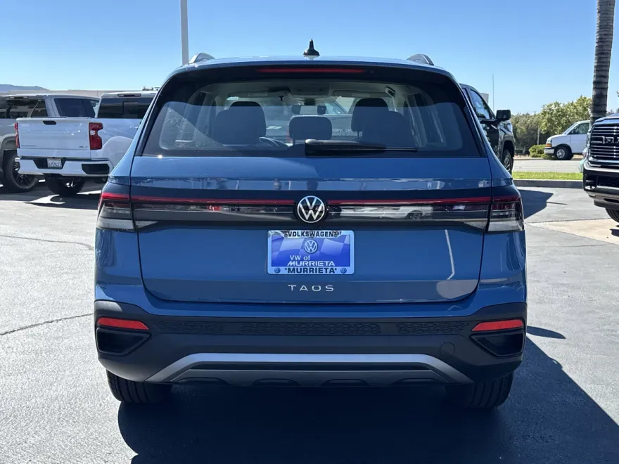 2025 Volkswagen Taos S photo 1
