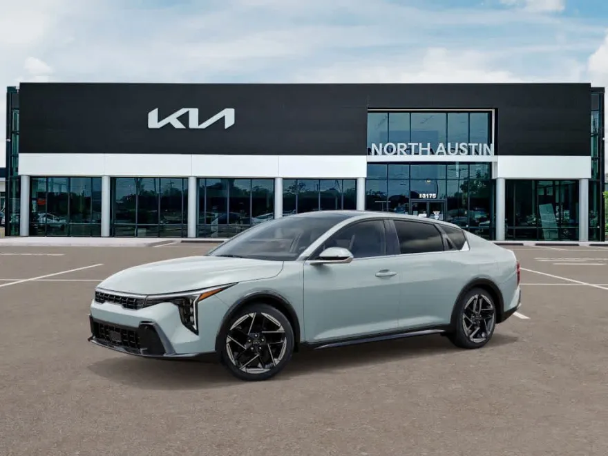 2025 Kia K4 GT-Line photo 1