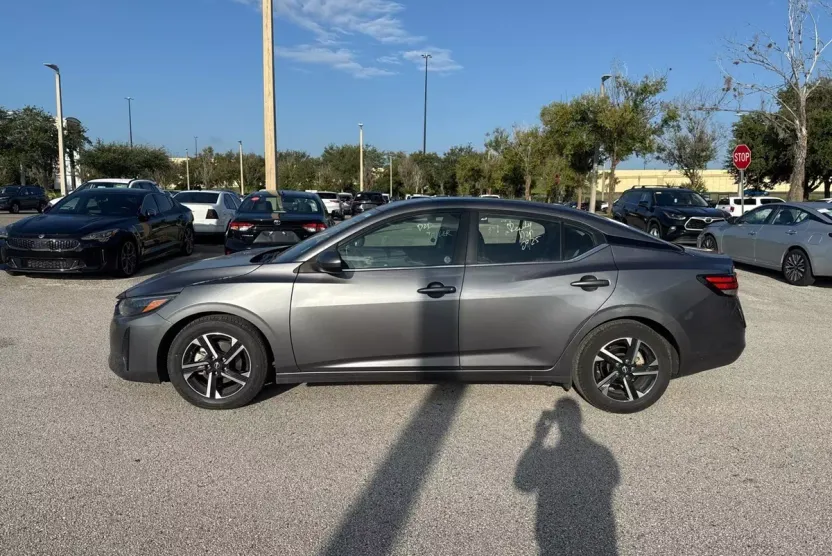 2024 Nissan Sentra SV photo 1
