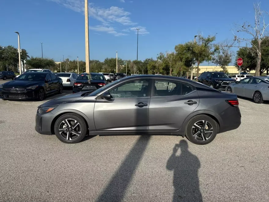 2024 Nissan Sentra SV photo 1