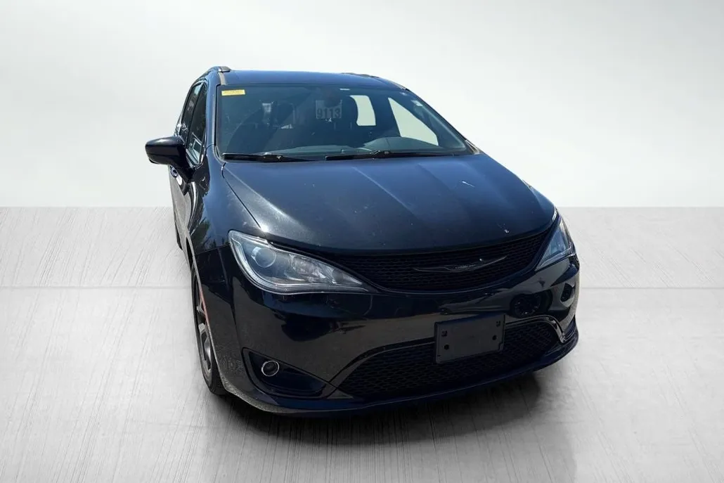 2019 Chrysler Pacifica Touring Plus photo 1