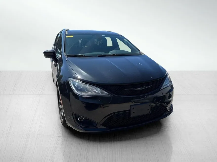 2019 Chrysler Pacifica Touring Plus photo 1