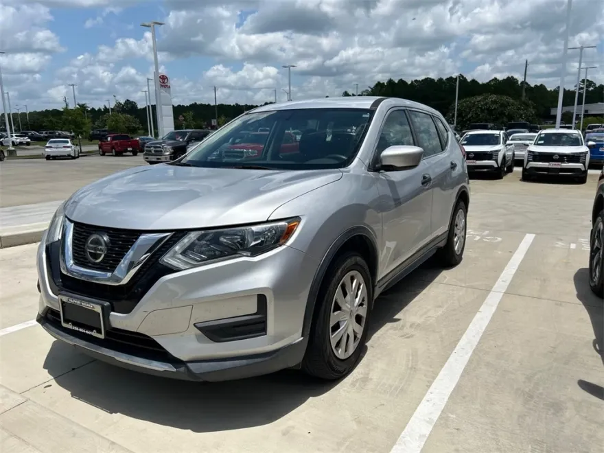 2018 Nissan Rogue S photo 1