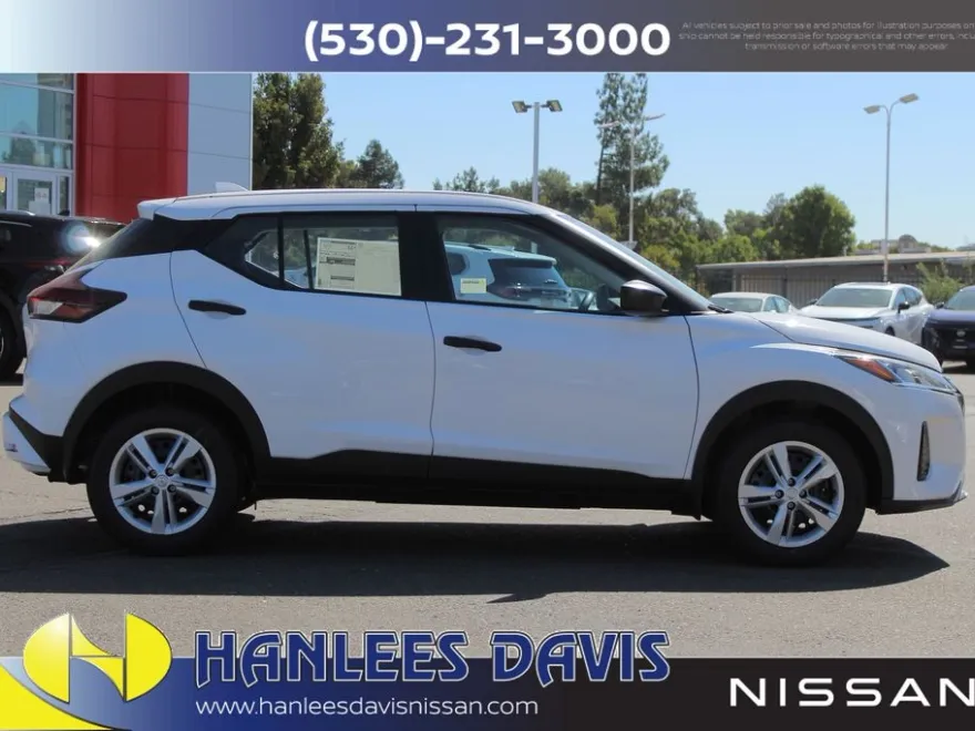 2025 Nissan Kicks Play S photo 1