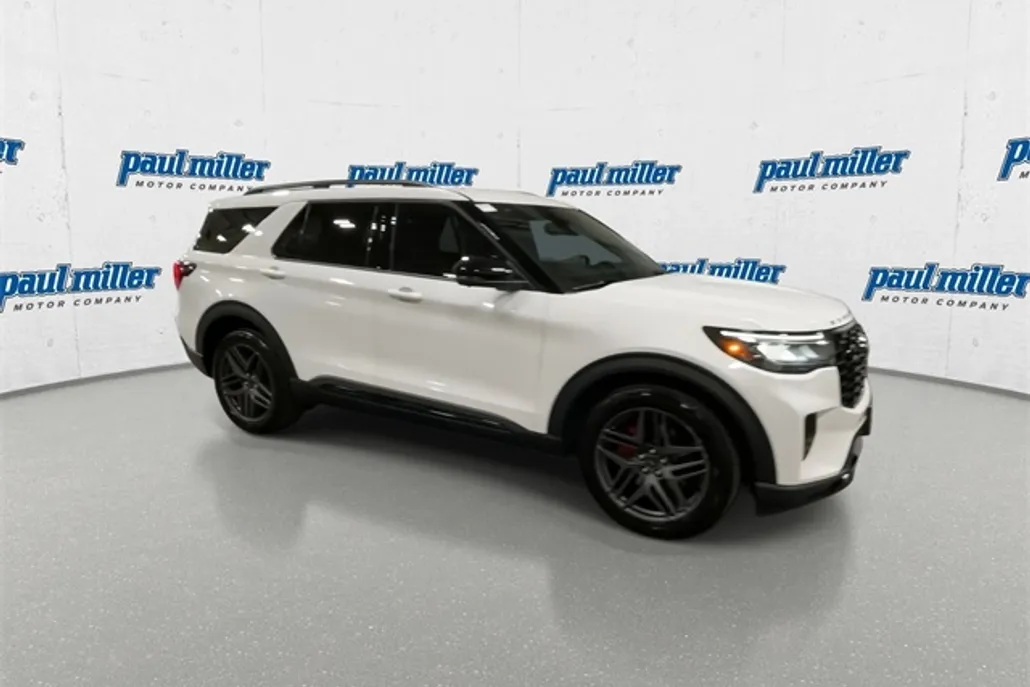 2025 Ford Explorer ST photo 1