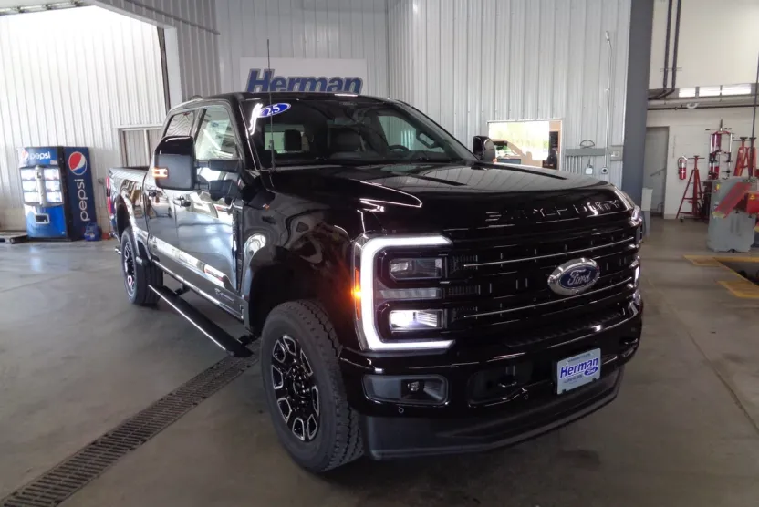 2025 Ford F-350 photo 1