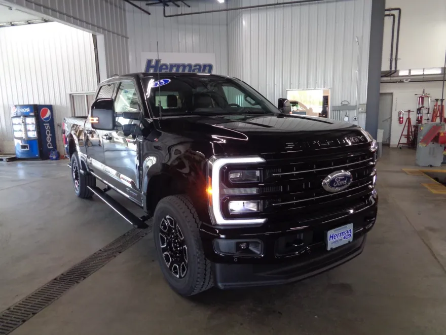 2025 Ford F-350 photo 1