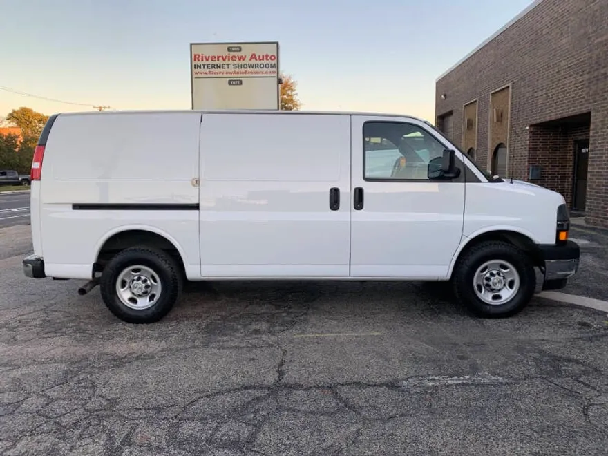 2020 Chevrolet Express 2500 Cargo Van photo 1