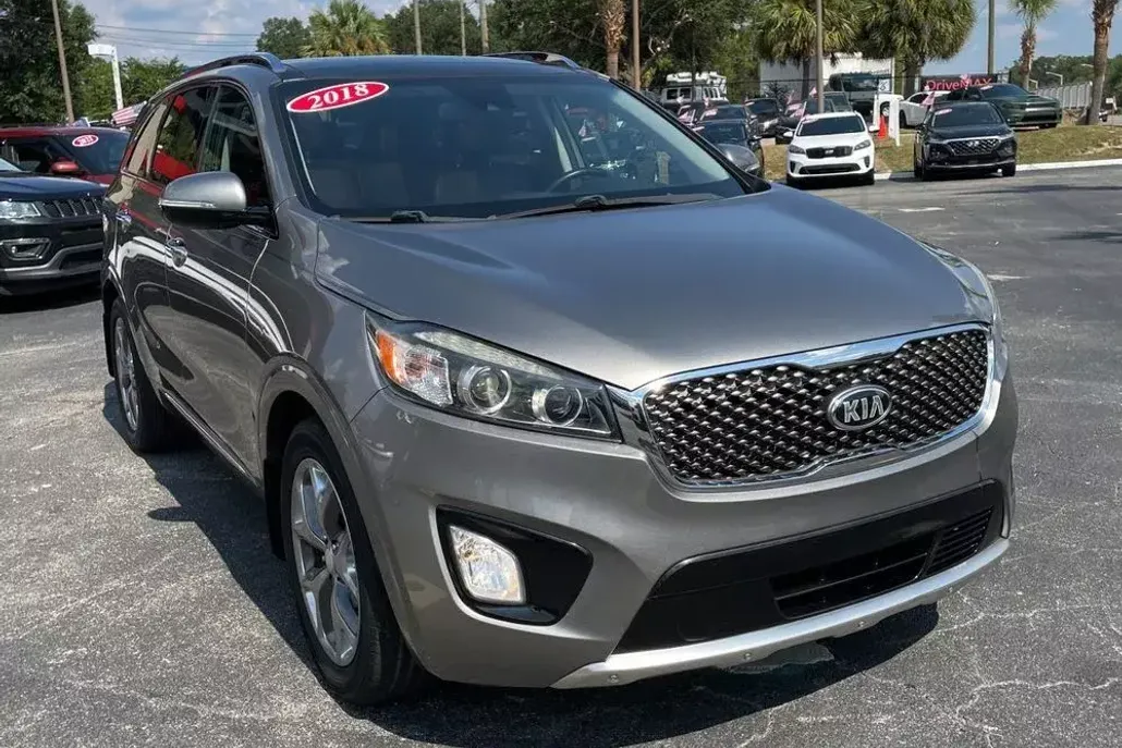2018 Kia Sorento SX photo 1