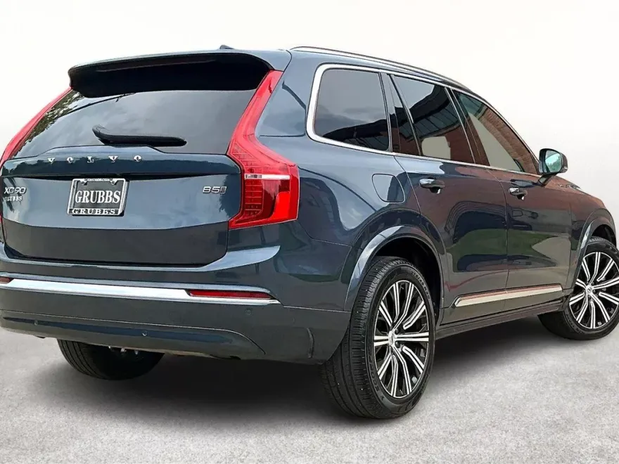 2025 Volvo XC90 Core photo 1