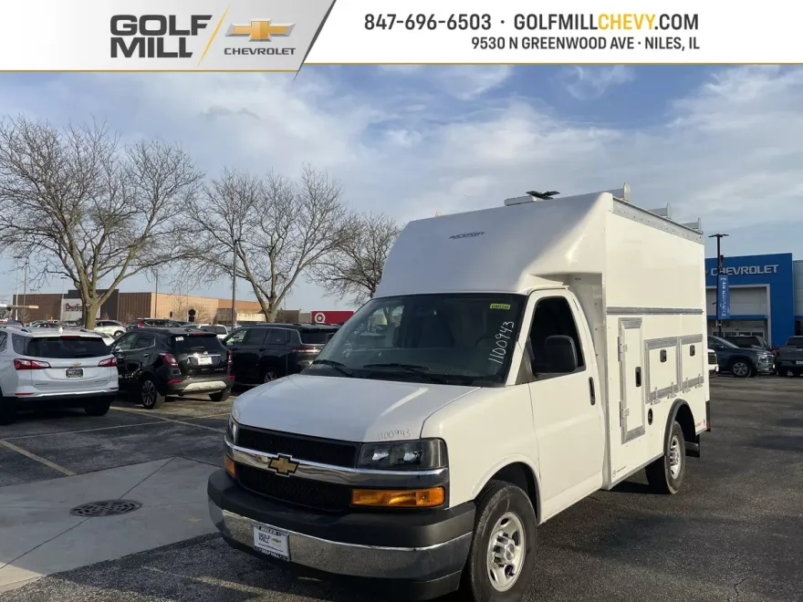 2025 Chevrolet Express 3500 Cutaway Van photo 1
