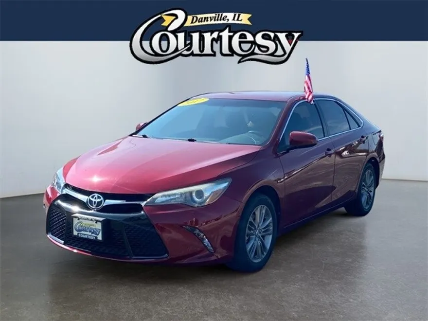 2017 Toyota Camry XLE photo 1