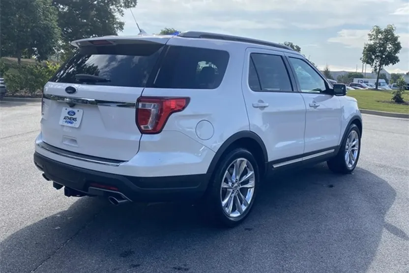 2018 Ford Explorer XLT photo 1