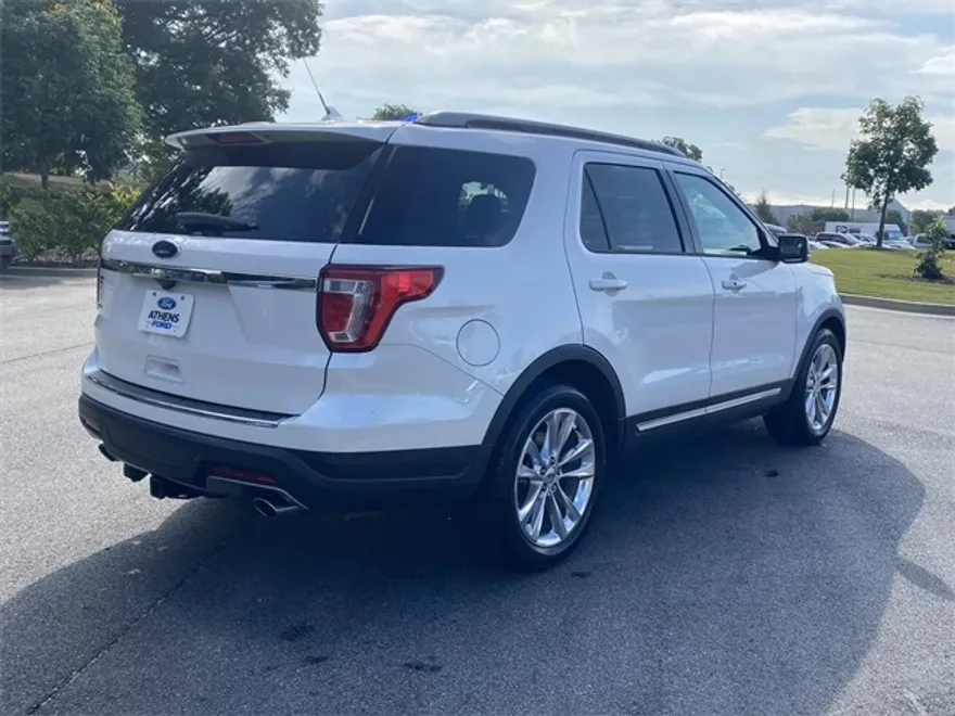 2018 Ford Explorer XLT photo 1