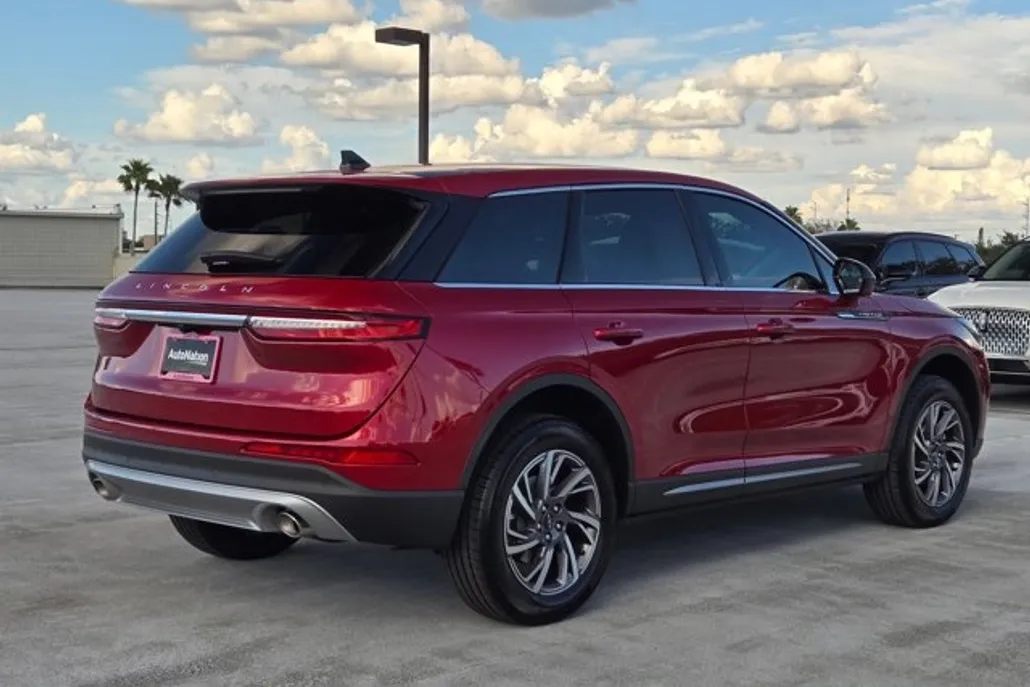 2025 Lincoln Corsair Premiere photo 1