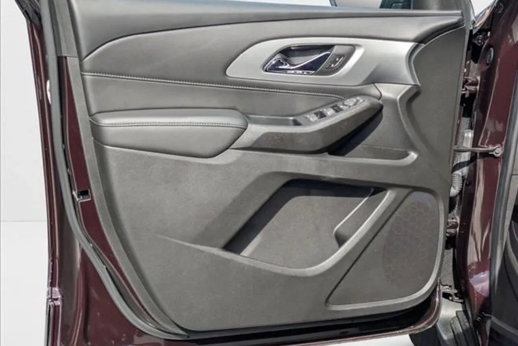 2022 Chevrolet Traverse Cloth photo 1