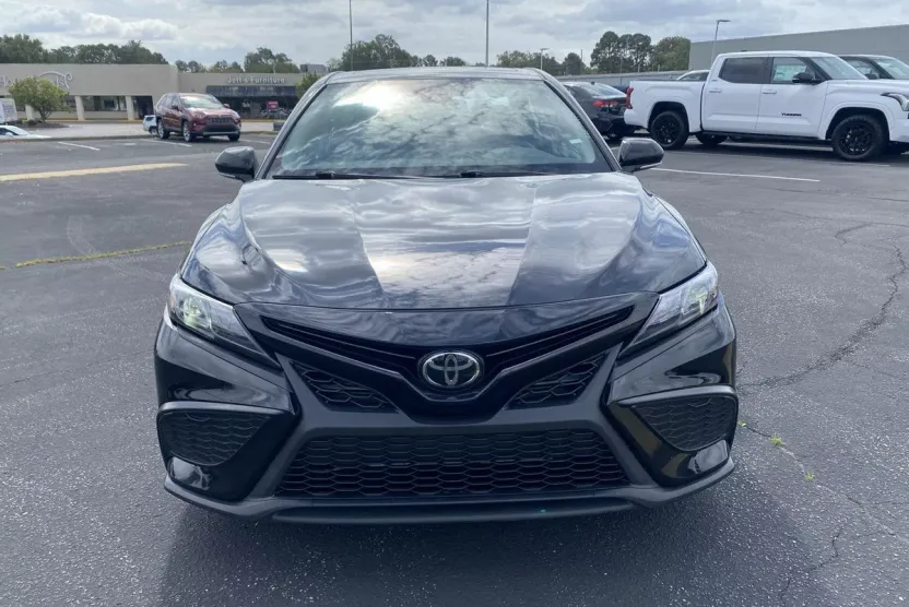 2023 Toyota Camry SE photo 1