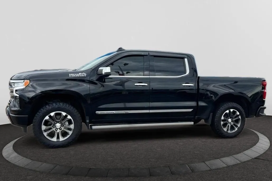 2024 Chevrolet Silverado 1500 High Country photo 1