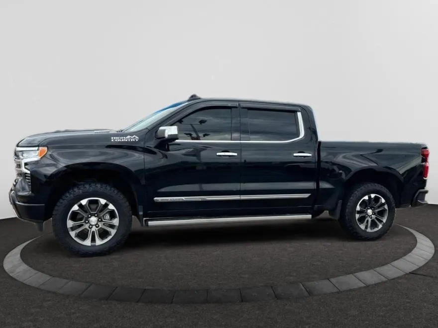 2024 Chevrolet Silverado 1500 High Country photo 1