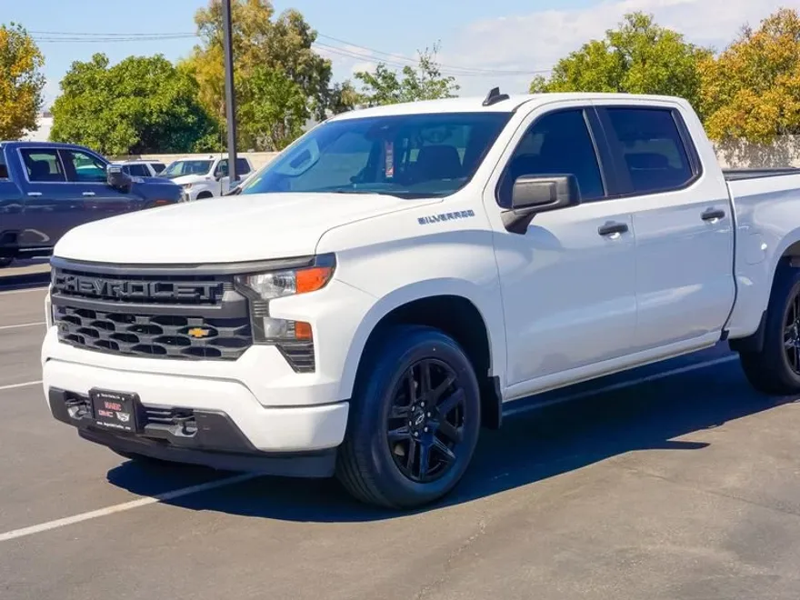 2023 Chevrolet Silverado Custom photo 1