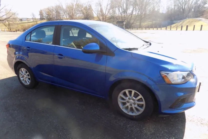 2019 Chevrolet Sonic LT photo 1