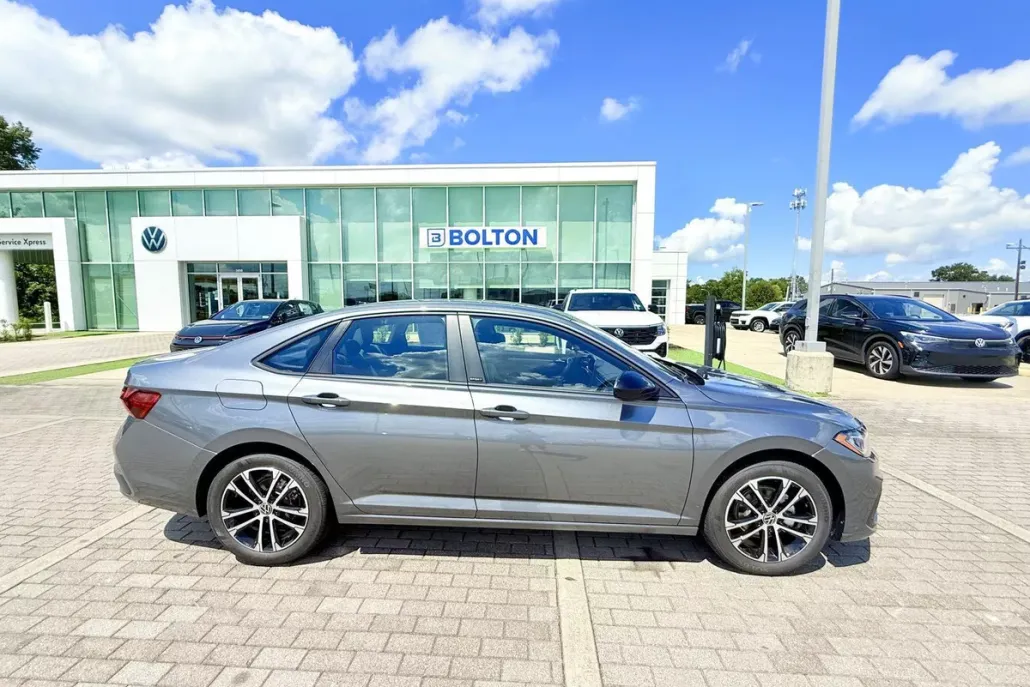 2025 Volkswagen Jetta 1.5T Sport photo 1