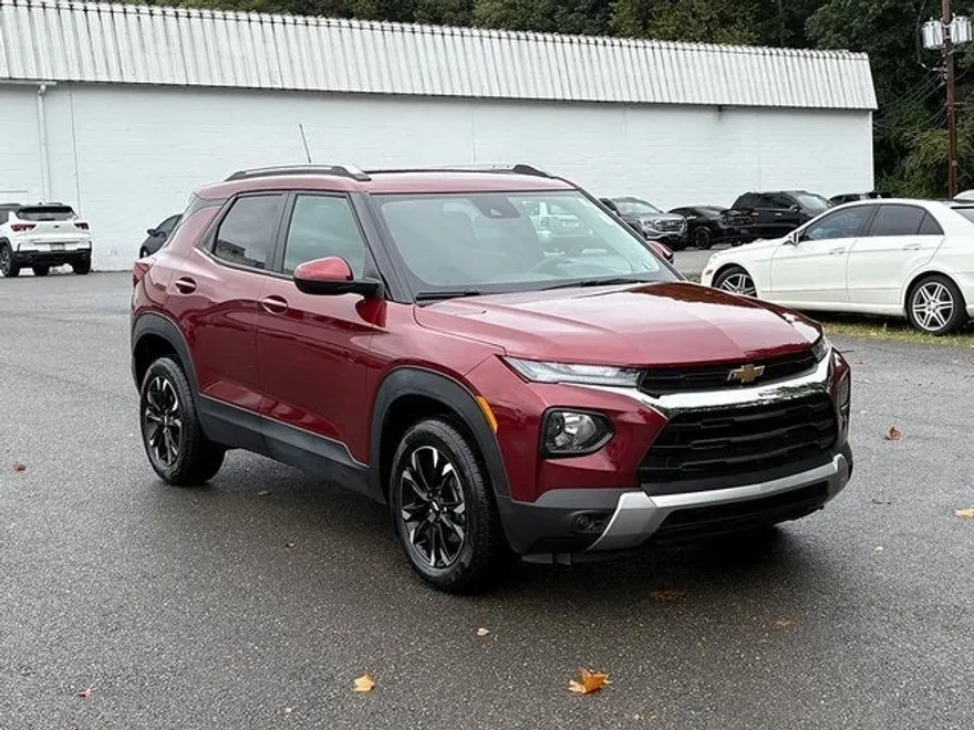 2023 Chevrolet Trailblazer LT photo 1