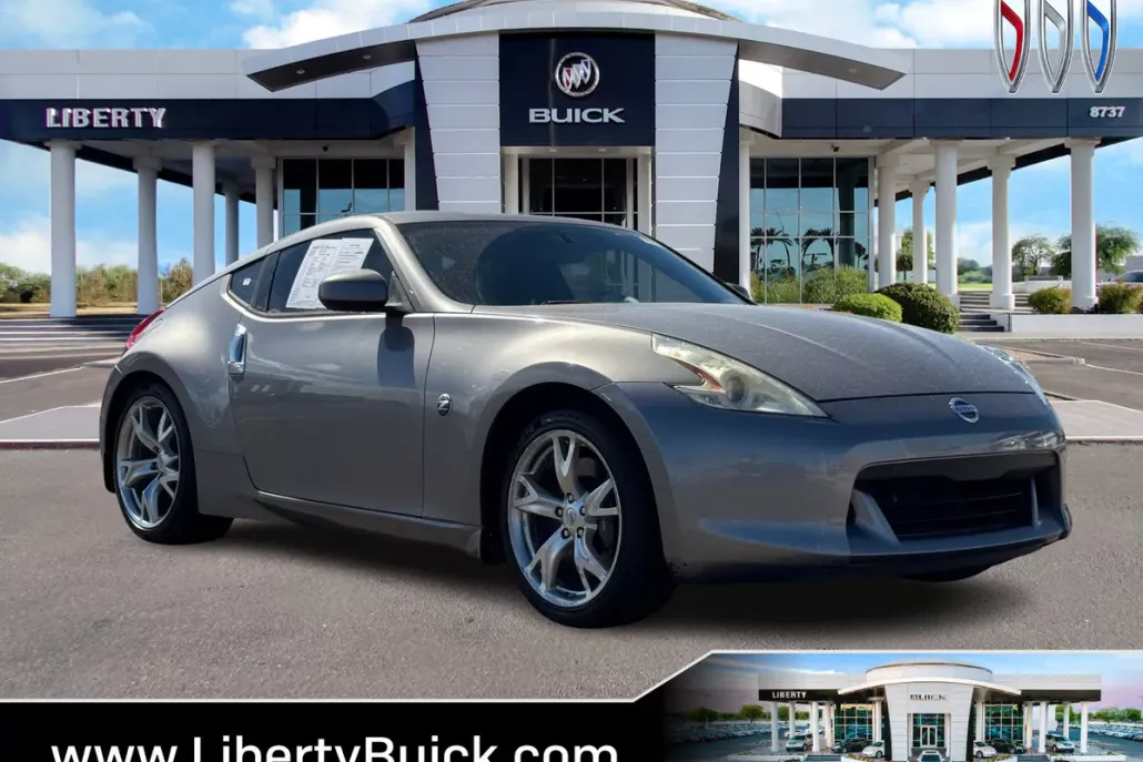 2010 Nissan 370Z Touring photo 1