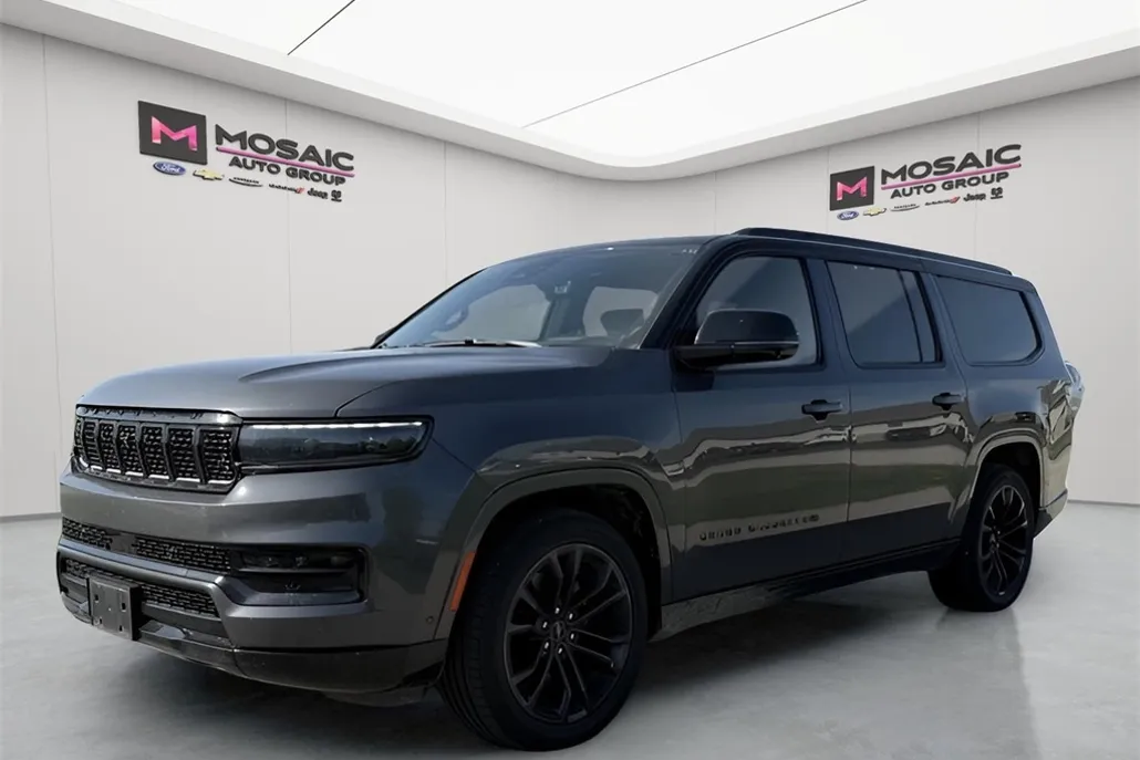 2024 Jeep Grand Wagoneer L II photo 1
