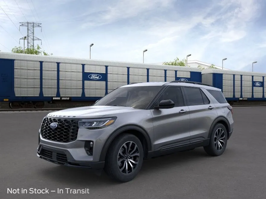 2025 Ford Explorer ST-Line photo 1