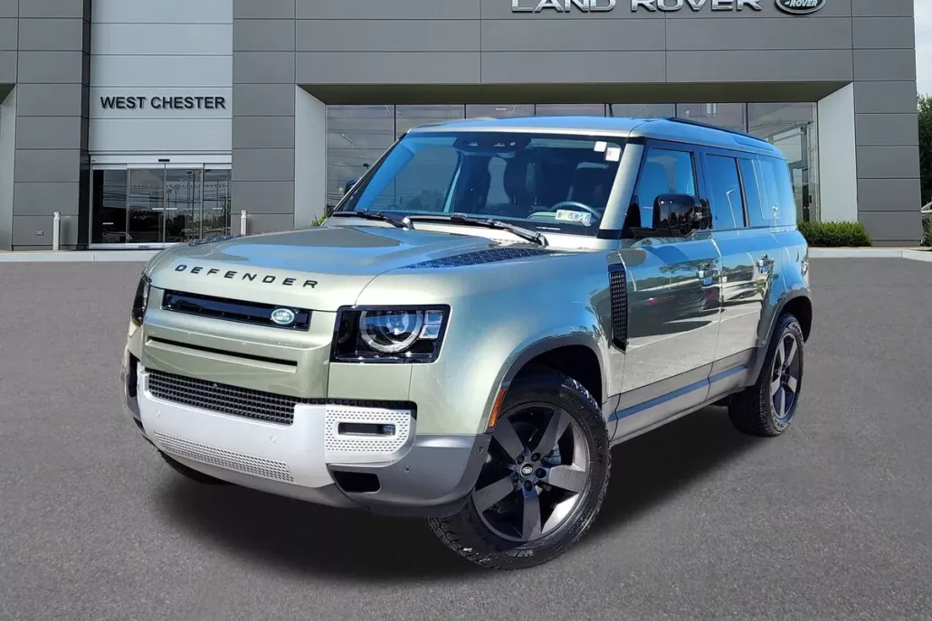 2024 Land Rover Defender 110 S photo 1