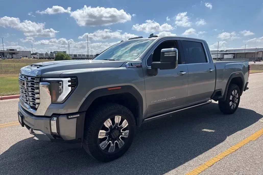 2024 Gmc Sierra 2500 HD Denali photo 1
