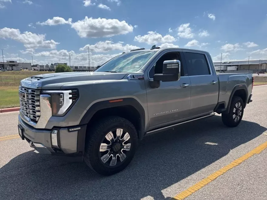 2024 Gmc Sierra 2500 HD Denali photo 1